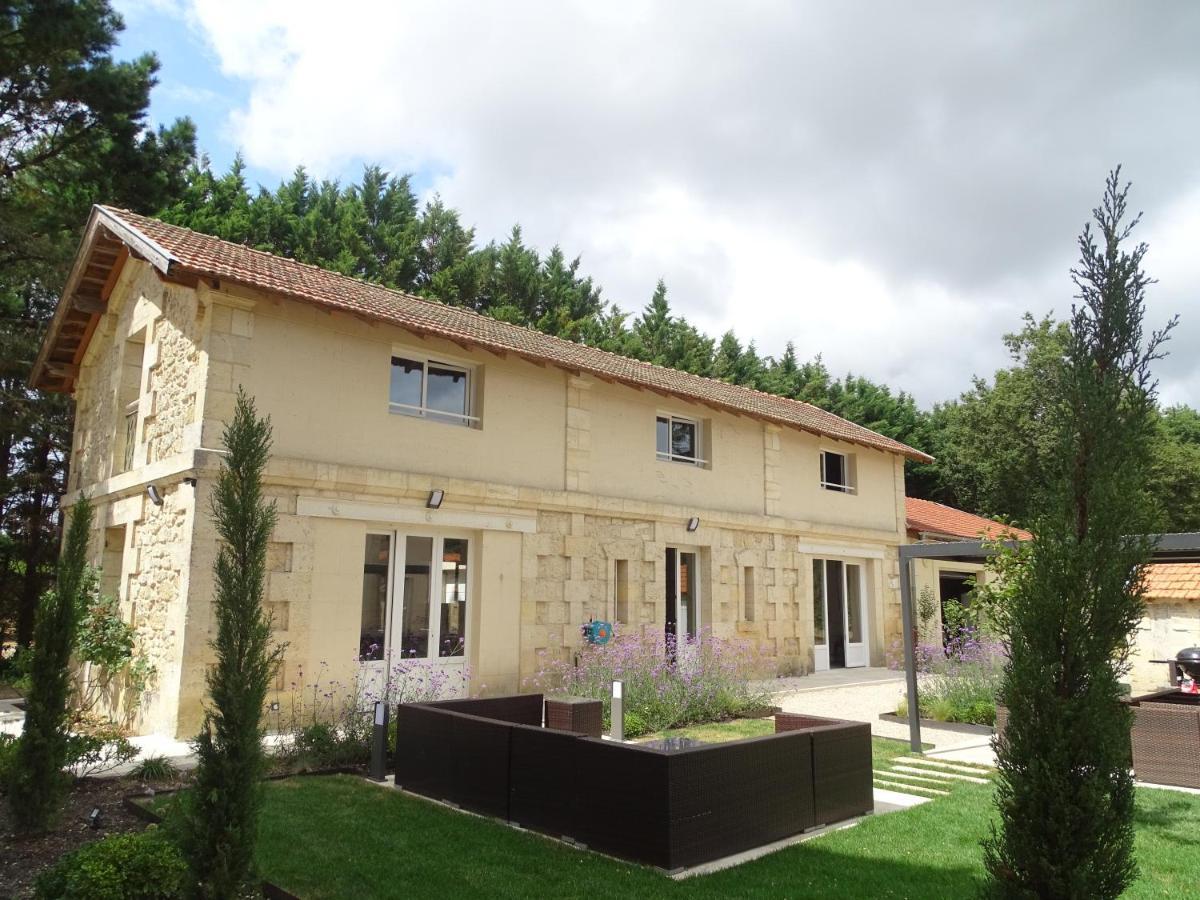 Villa Entiere Du Chateau Lacroix De Civrac 3 Ch, 3 Sdb, Piscine Xxl,Sauna, 4 Etoiles,7 Pers Exterior photo