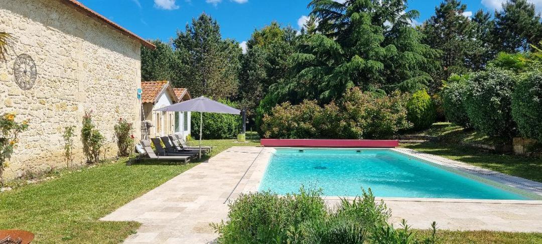 Villa Entiere Du Chateau Lacroix De Civrac 3 Ch, 3 Sdb, Piscine Xxl,Sauna, 4 Etoiles,7 Pers Exterior photo